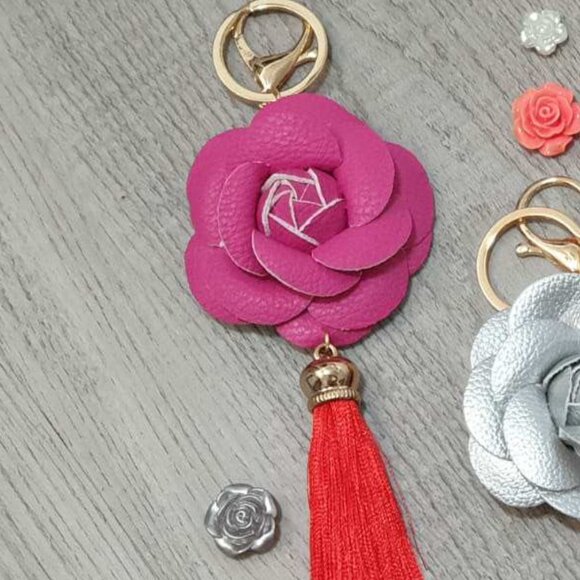 Camellia Flower Faux Leather Tassel Key Chain Keyring Handbag Charm Accessory - Picture 2 of 2